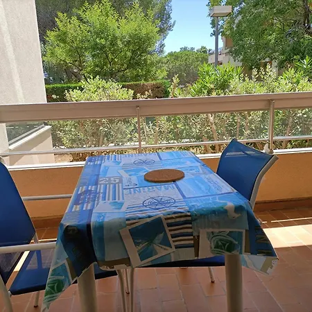 Studio Boulouris Avec Parking A 2 Minutes A Pied Des Plages Appartement