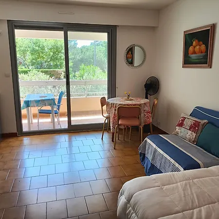 Studio Boulouris Avec Parking A 2 Minutes A Pied Des Plages Apartment *