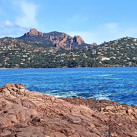 Apartment Studio Boulouris Avec Parking A 2 Minutes A Pied Des Plages *